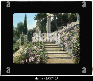 Villa La Pietra, Via Bolognese, 120, Florenz, Toskana, Italien. Treppe zur unteren Terrasse Stockfoto