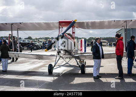 OLD WARDEN, BEDFORDSHIRE, Großbritannien, Oktober 6, 2019. De Havilland DH 82 Tiger Moth. Renntag um Shuttleworth. Stockfoto