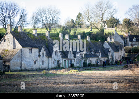 Arlington Row wurde ursprünglich im 14. Jahrhundert als Kloster wolle Store gebaut. Es war im 17. Jahrhundert in eine Reihe von Hütten Weber" umgewandelt. Stockfoto