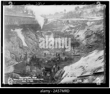 Wachusett Dam-Felsbrocken in der Baugrube, Feb.12, 1901 Stockfoto