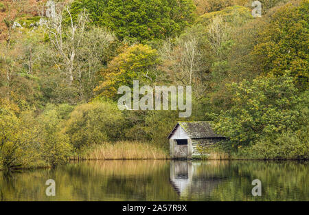Das Bootshaus am Rande des Rydal Wasser im Rothay Tal zwischen Ambleside und Grasmere im Lake District National Park Cumbria Stockfoto