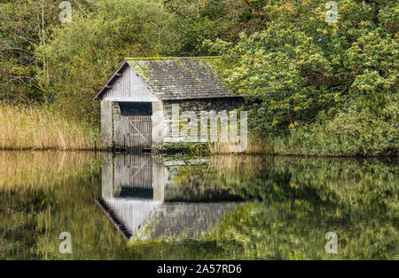 Das Bootshaus am Rande des Rydal Wasser im Rothay Tal zwischen Ambleside und Grasmere im Lake District National Park Cumbria Stockfoto