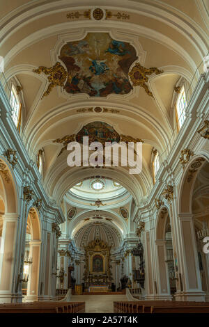 Mittelschiff, der Kathedrale von San Giustino, Chieti Stockfoto