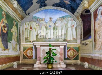 Altar mit St. Francis, Fresko von Tiberio d'Assisi, Capella di Roseto, die Basilika von Santa Maria degli Angeli, Assisi, Provinz Perugia, Umbrien Stockfoto