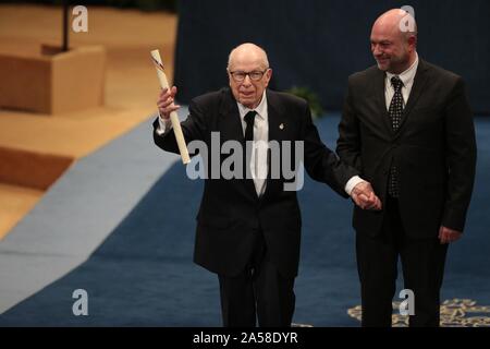 Oviedo, Spanien; 18/10/2019. - Peter Brook Kunst AwardLeonor Prinzessin von Asturien liest Ihre erste Rede im Alter von 13 Jahren an der Zeremonie der Prinzessin von Asturien Auszeichnungen Spaniens und ist Ihre erste offizielle Handlung begleitet, die von ihrem Vater König Philipp VI., Königin Letizia und seine Tochter den Säugling Sofia. Die Gewinner Peter Brook Arts Award, Prado Museum Kommunikation und Geisteswissenschaften Award, Salman Khan Internationale Zusammenarbeit Award, Lindsey Vonn Sport Award, Alejandro Portes Social Science Award, Siri Hustvedt Arts Award, Joanne Chory und Sandra Myrna Díaz-Preis für wissenschaftliche und technische Forschung, Stadt Stockfoto