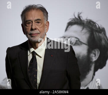 Oktober 18, 2019: amerikanische Regisseur Francis Ford Coppola kommt an der Lyon Conference Center Amphitheater vor der Zeremonie der Verleihung 2019 Prix Lumière als Teil der 10. jährlichen Festival Lumiere film Festival in Lyon, Frankreich. (Bild: © James Colburn/ZUMA Draht) Stockfoto