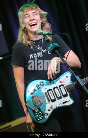 Bala Cynwyd, PA, USA. 17 Okt, 2019. : Miss Juni visits Radio 104,5 Studio in Bala Cynwyd Pa Oktober 17, 2019 Credit:: Star Shooter / Medien Punch/Alamy leben Nachrichten Stockfoto