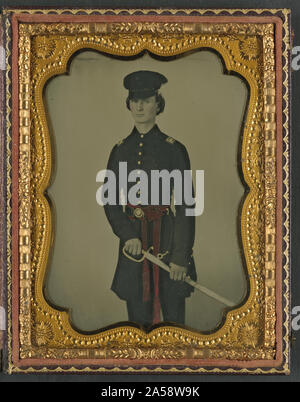 Unbekannter Soldat in Confederate uniform und rote Schärpe mit Schwert Stockfoto