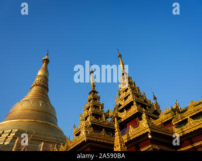 YANGON, MYANMAR - ca. Dezember 2017: Shwedagon Pagode in Yangon Stockfoto