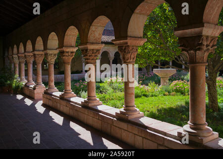 Die Klostergebäude in Tryon Park, Washington Heights, Manhattan, New York City, ein Teil der Metropolitant Museum der Kunst Stockfoto