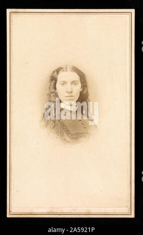 Nicht identifizierte Frau, nach vorne] / DC Dinsmore, Fotograf, Dover, Maine Stockfoto