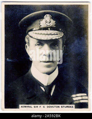 Zigarette Karte Portrait von Admiral der Flotte Sir Frederick Charles Doveton Sturdee, 1st Baronet GCB, KCMG, CVO (1859 - 1925). Nach der Ausbildung als Torpedo Officer ist er zwei verschiedene Kreuzer geboten und dann drei verschiedene Schlachtschiffe, bevor er Kommandant der 1. Battle Squadron der Home Fleet. Er später die 3. und 2 393 Staffeln geboten. Stockfoto