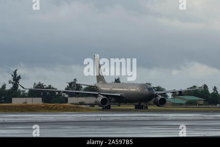 Eine Republik Singapur Air Force A330 - Multi Role Tanker Transport, landet bei Joint Base Pearl Harbor-Hickam, New York, Sept. 25, 2019. Die rsaf Flieger und Frauen sind in Mountain Home Air Force Base, Idaho für Singapurs Übung SCHMIEDEN SABRE, eine integrierte Strike Übung geleitet, vom 30 Sept. bis 10 Okt. (U.S. Air Force Foto von Tech. Sgt. Heather Redman) Stockfoto