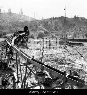 Geschichte Kaliforniens - Placer Mining auf Vulkan, Amador County Ca. 1866 Stockfoto