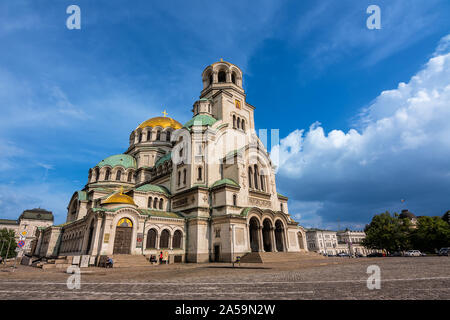 Sofia, Bulgarien - 25. Juni 2019: Fassade der Cathedrale Saint Alexander in Sofia Stockfoto