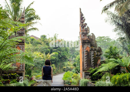 Eine schöne weibliche Touristen in Bali, Indonesien Stockfoto