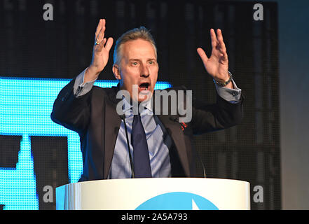 Ian Paisley spricht während der Brexit Partei Kundgebung an der Königin Elizabeth II., Breite Heiligtum in London. Stockfoto