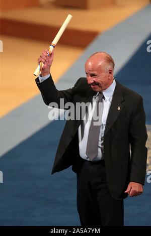 Oviedo, Spanien; 18/10/2019. - Alejandro Portes Social Science Award. Leonor Prinzessin von Asturien liest Ihre erste Rede im Alter von 13 Jahren an der Zeremonie der Prinzessin von Asturien Auszeichnungen Spaniens und ist Ihre erste offizielle Handlung begleitet, die von ihrem Vater König Philipp VI., Königin Letizia und seine Tochter den Säugling Sofia. Die Gewinner Peter Brook Arts Award, Prado Museum Kommunikation und Geisteswissenschaften Award, Salman Khan Internationale Zusammenarbeit Award, Lindsey Vonn Sport Award, Alejandro Portes Social Science Award, Siri Hustvedt Arts Award, Joanne Chory und Sandra Myrna Díaz-Preis für Wissenschaftliche und Technische Re Stockfoto