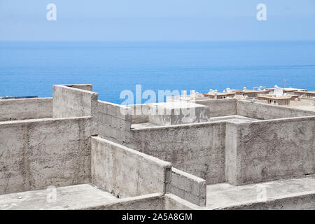 Konkrete Struktur eines neu errichteten Gebäude in Los Gigantes, Teneriffa, Spanien. Stockfoto