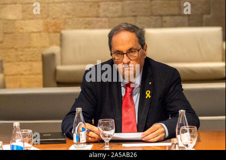 Barcelona, Spanien - 19. Oktober 2019: Präsident Kataloniens Quim Torra an einer Wiedervereinigung mit den Bürgermeistern der Katalanischen Kapitelle im Gebäude der Katalanischen Regierung nach der gewalttätigen Manifestationen, die in Barcelona stattfinden, in den letzten Tagen Credit: Dino Geromella/Alamy leben Nachrichten Stockfoto