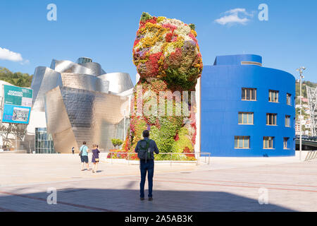 Jeff Koons' Skulptur Welpen außerhalb des Guggenheim Museum, Bilbao, Spanien Stockfoto