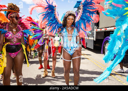 Parade der Carnival Bands in Miami Carnival für 2019; Ereignis war in Miami Dade County Fair und Expo Gelände am 13. Oktober 2019 statt Stockfoto