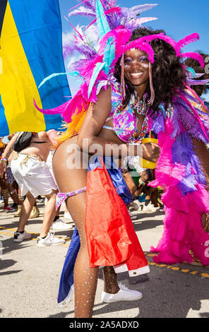 Parade der Carnival Bands in Miami Carnival für 2019; Ereignis war in Miami Dade County Fair und Expo Gelände am 13. Oktober 2019 statt Stockfoto