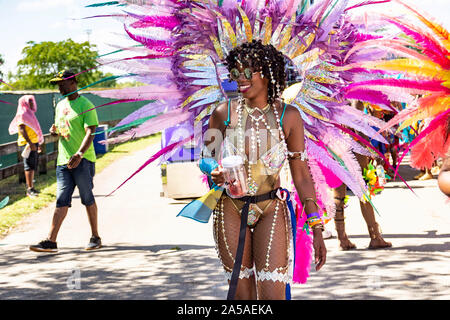 Parade der Carnival Bands in Miami Carnival für 2019; Ereignis war in Miami Dade County Fair und Expo Gelände am 13. Oktober 2019 statt Stockfoto