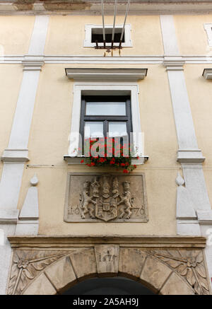 Detail der Fassade des historischen Rathaus in Laško, Slowenien Stockfoto