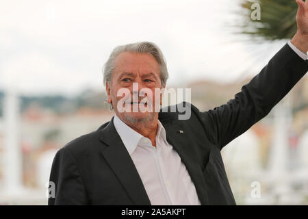 CANNES, Frankreich - 19. Mai: Alain Delon besucht einen Fotoauftrag seine ehrenamtliche Palme d zu feiern" oder während der 72Nd Cannes Film Festival (Credit: Mickael Chavet/Daybreak) Stockfoto