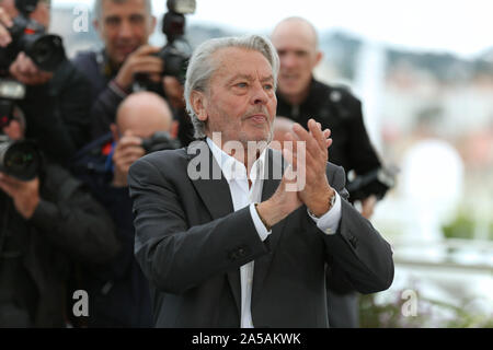 CANNES, Frankreich - 19. Mai: Alain Delon besucht einen Fotoauftrag seine ehrenamtliche Palme d zu feiern" oder während der 72Nd Cannes Film Festival (Credit: Mickael Chavet/Daybreak) Stockfoto