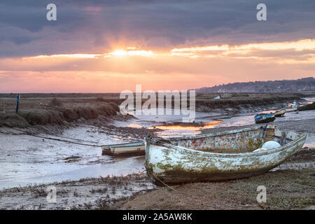 Dawn und Sonnenaufgang auf morston Creek, North Norfolk Coast UK Stockfoto