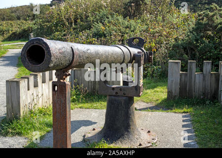 Einst Schiffe der tückischen Felsen nördlich an der Stack in Nebel zu warnen. Stockfoto