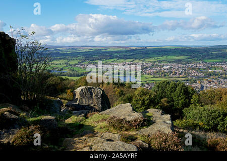 Die Stadt Otley und unteren Wharfedale, gesehen von der Chevin, West Yorkshire, England, Großbritannien Stockfoto