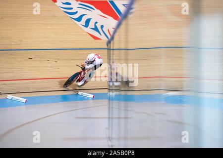 Apeldoorn, Niederlande. Okt, 2019 19. APELDOORN, 19-10-2019, allsports, Omnisport Apeldoorn, Stefan Bissiger an der mens individuelle Verfolgung während der Track Radfahren Europameisterschaften, Ek Baanwielrennen. Credit: Pro Schüsse/Alamy leben Nachrichten Stockfoto