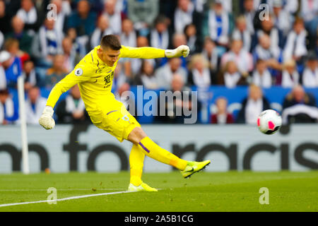 Leicester, Großbritannien. Okt, 2019 19. 19. Oktober 2019; King Power Stadion, Leicester, Midlands, England; Englische Premier League Fußball, Leicester City gegen Burnley; Nick Pope von Burnley - Streng redaktionelle Verwendung. Keine Verwendung mit nicht autorisierten Audio-, Video-, Daten-, Spielpläne, Verein/liga Logos oder "live" Dienstleistungen. On-line-in-Match mit 120 Bildern beschränkt, kein Video-Emulation. Keine Verwendung in Wetten, Spiele oder einzelne Verein/Liga/player Publikationen Quelle: Aktion Plus Sport Bilder/Alamy leben Nachrichten Stockfoto