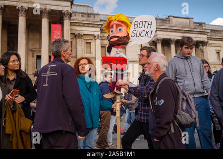 London, Großbritannien. Okt, 2019 19. Völker stimmen Anti Brexit März Westminster London England 19 Oct 2019 mehr als eine Million Anti-Brexit pro die Völker Abstimmung Aktivisten durch die Londoner Innenstadt marschierten heute ihre Stimme gegen Premierminister Boris Johnsons neueste umzugehen, wie das Parlament gehört in der Sitzung am Samstag zum ersten Mal Sinus den Falklandkrieg 1982 saß. Foto: Brian Harris/Alamy News Credit: Brian Harris/Alamy Leben Nachrichten Tags (Schlüsselwörter) Stockfoto