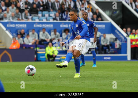 LEICESTER, ENGLAND 19. Oktober. Von Leicester City Youri Tielemans während der ersten Hälfte der Premier League Match zwischen Leicester City und Burnley für die King Power Stadion, Leicester am Samstag, den 19. Oktober 2019. (Credit: John cripps | MI Nachrichten) das Fotografieren dürfen nur für Zeitung und/oder Zeitschrift redaktionelle Zwecke verwendet werden, eine Lizenz für die gewerbliche Nutzung Kreditkarte erforderlich: MI Nachrichten & Sport/Alamy leben Nachrichten Stockfoto