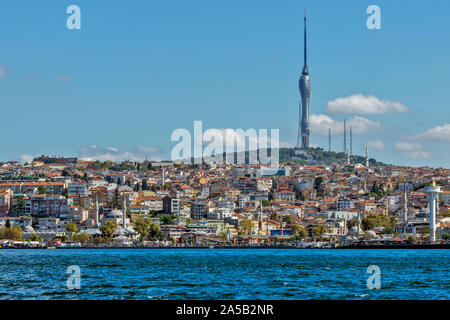 ISTANBUL TÜRKEI USKUDAR SKYLINE MIT DEM RADIO-TV CAMLICA TOWER PROMINENT Stockfoto