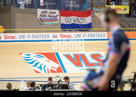 Apeldoorn, Niederlande. Okt, 2019 19. APELDOORN, 19-10-2019, allsports, Omnisport Apeldoorn, banner Kirsten Wild während der Track Radfahren Europameisterschaften, Ek Baanwielrennen zu unterstützen. Credit: Pro Schüsse/Alamy leben Nachrichten Stockfoto