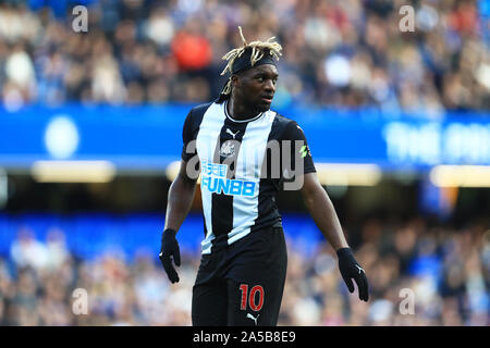 LONDON, ENGLAND. Oktober 19th-Newcastle Allan Saint-Maximin während der Premier League Spiel zwischen Chelsea und Newcastle United an der Stamford Bridge, London am Samstag, den 19. Oktober 2019. (Credit: Leila Coker | MI Nachrichten) das Fotografieren dürfen nur für Zeitung und/oder Zeitschrift redaktionelle Zwecke verwendet werden, eine Lizenz für die gewerbliche Nutzung Kreditkarte erforderlich: MI Nachrichten & Sport/Alamy leben Nachrichten Stockfoto