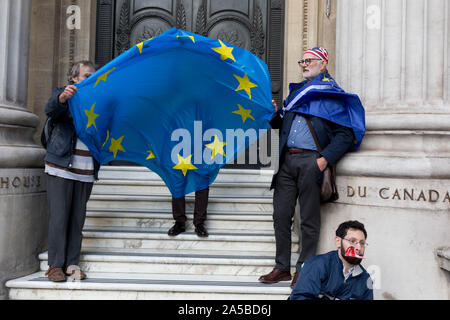 An dem Tag, an dem die Mitglieder des Parlaments saß auf einem Samstag (das erste Mal seit 37 Jahren und betitelt uper Samstag"), um für Premierminister Boris Johnson's Brexit Abkommen mit der EU in Brüssel, eine Million Remainers (laut Veranstalter) marschierten durch die Hauptstadt ihre Opposition gegen eine Brexit Stimme zu Stimme und rufen zu einer Abstimmung der Völker, am 19. Oktober 2019, in London, England. Stockfoto
