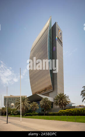 Die Nationalbank von Dubai (NBD) in Dubai, Vereinigte Arabische Emirate, von Carlos Ott und Amir Rahbar, 1998 entworfen Stockfoto