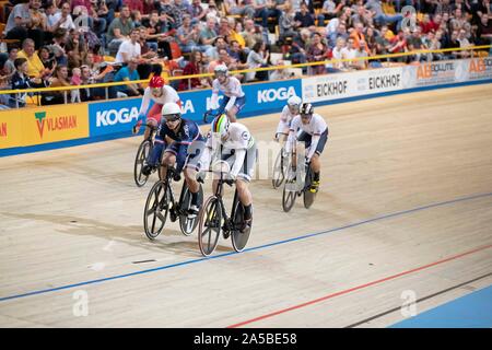 Apeldoorn, Niederlande. Okt, 2019 19. APELDOORN, 19-10-2019, allsports, Omnisport Apeldoorn, Matthijs Buchli während der Track Radfahren Europameisterschaften, Ek Baanwielrennen. Credit: Pro Schüsse/Alamy leben Nachrichten Stockfoto