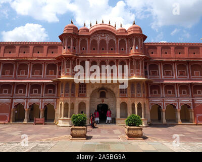 Blick in die Komplexe der Stadt Palast in Jaipur, Rajasthan, Indien. Stockfoto