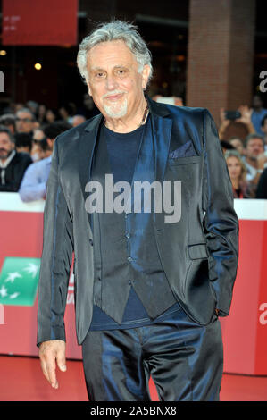 Roma, Italien. Okt, 2019 19. Roma Kino Fest 2019. Red Carpet Beleuchten abgebildeten Andrea Roncato Credit: Unabhängige Fotoagentur/Alamy leben Nachrichten Stockfoto