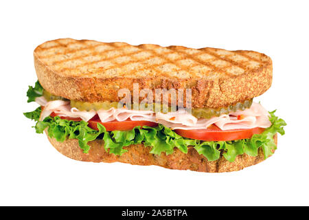 Handgefertigte Türkei Sandwich mit Tomate, Salat und Gurken, auf weißem Hintergrund, selektiver Fokus Stockfoto