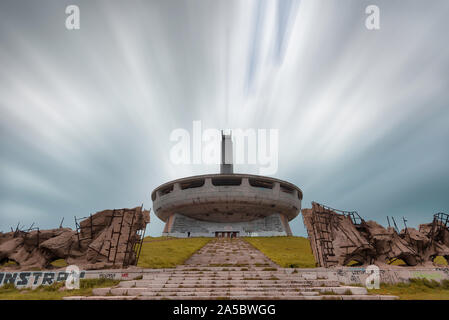 Buzludzha, sowjetischen Hauptquartier der kommunistischen Partei in Bulgarien, im Mai 2019 getroffen Stockfoto