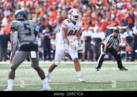 Champaign, Illinois, USA. Okt, 2019 19. Wisconsin Dachse tight end Jake Ferguson (84), die in Aktion während der NCAA grosse Konferenz 10 Fußballspiel zwischen den Illinois vs Wisconsin am Memorial Stadium in Champaign, Illinois. Dean Reid/CSM/Alamy leben Nachrichten Stockfoto