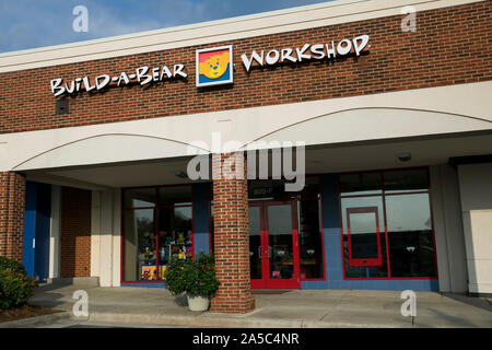 Ein logo Zeichen außerhalb eines Build-A-Bear Workshop Store in Greensboro, North Carolina, am 15. September 2019. Stockfoto